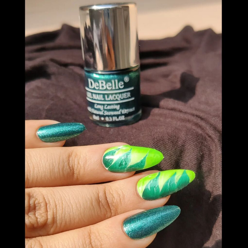 DeBelle Gel Nail Lacquer Cosmic Emerald (Glitter Emerald Green), 8ml