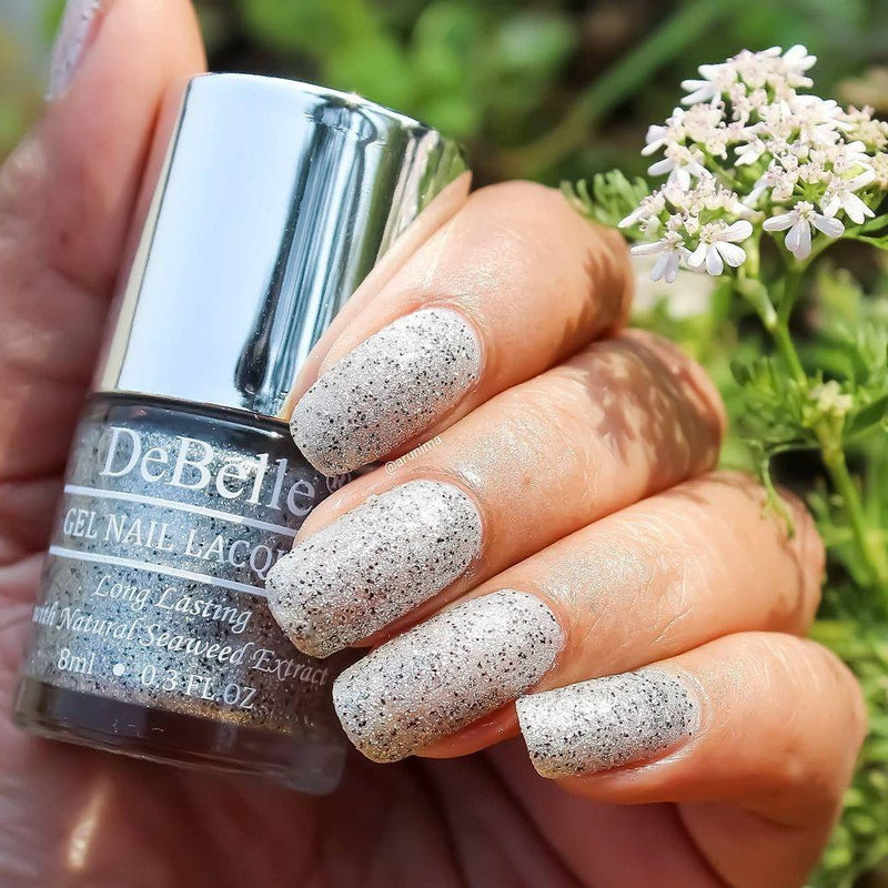 This Stunning Silver Nail Design Is Holiday-Perfect - Lulus.com Fashion Blog